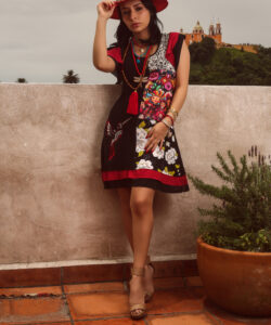 Alternative view of Vestido Simona muñequitas colibrí