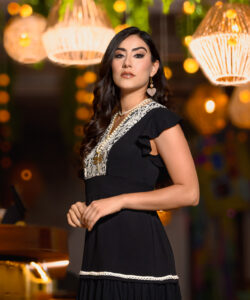 Alternative view of Vestido Denhi Olanes negro brocado