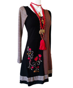 Alternative view of Vestido Simona negro café corazones