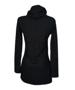 Alternative view of Blusón Kali negro