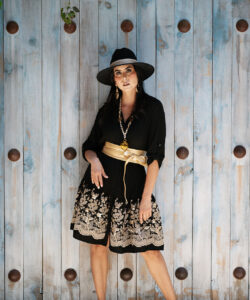 Alternative view of Vestido Camisero Talavera negro cenefa brillos